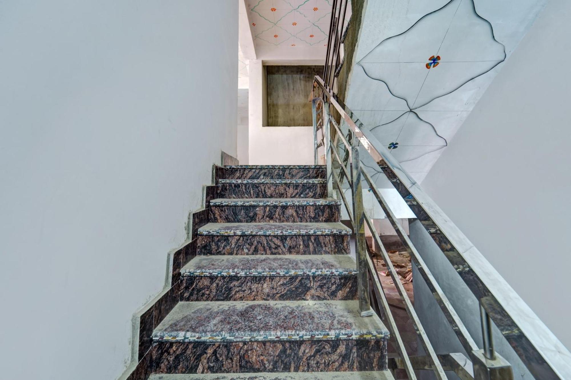 Hotel O S Square Guest House باتنا المظهر الخارجي الصورة